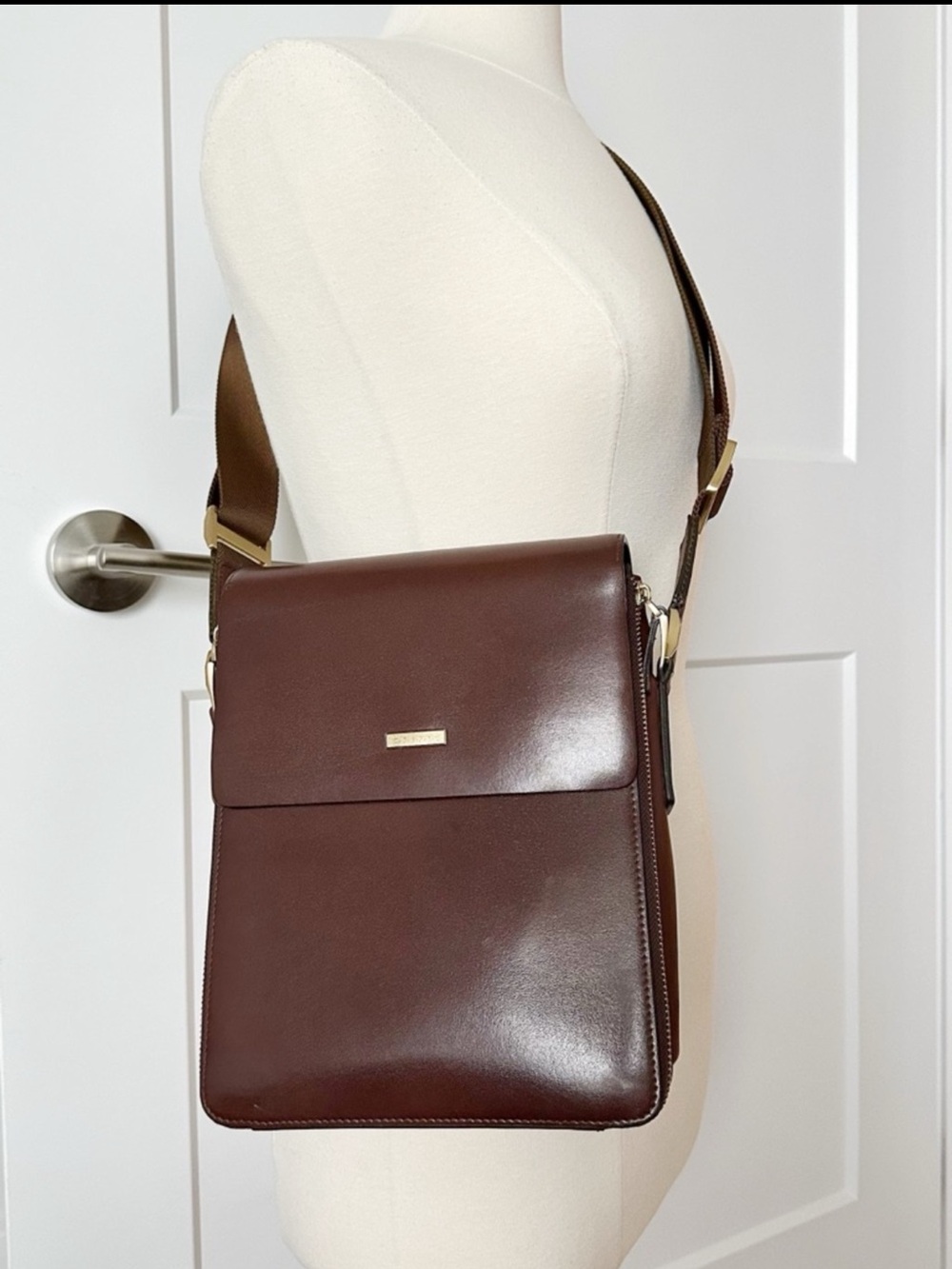 Santa Barbara Polo & Racquet Club Vintage Brown Leather Crossbody Bag